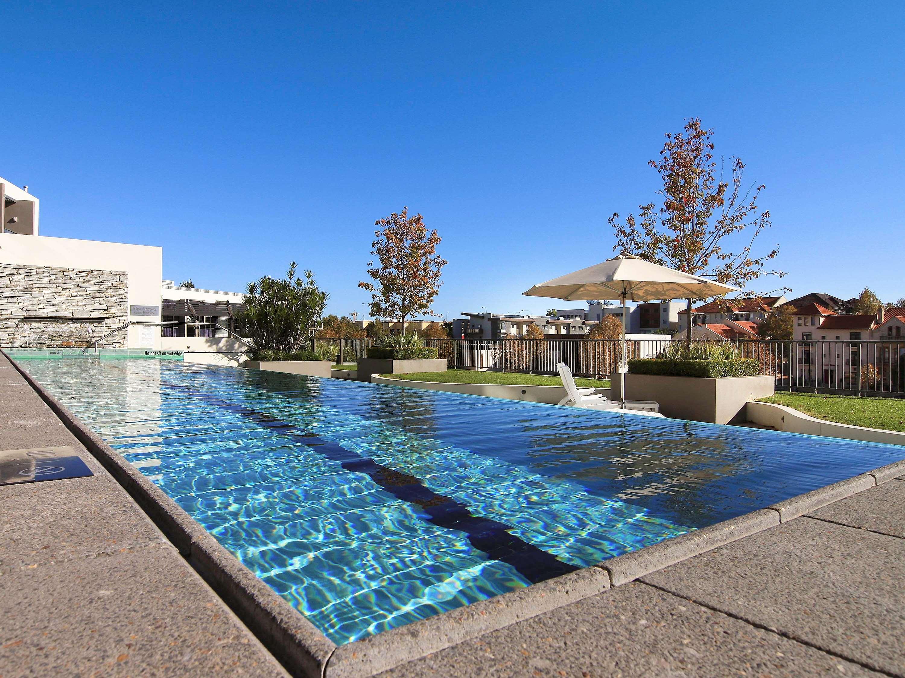 East Perth Suites Hotel Exterior foto