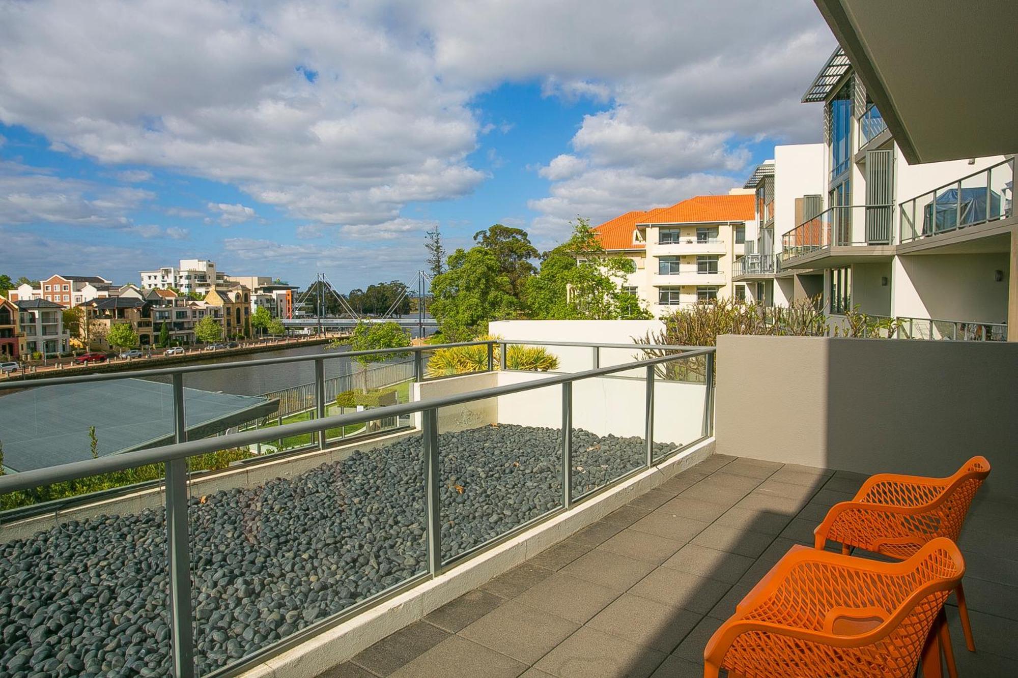 East Perth Suites Hotel Exterior foto